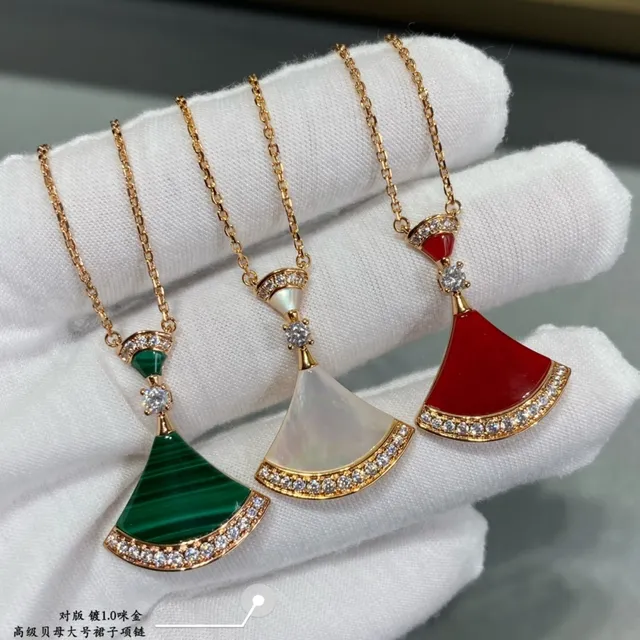 Bvlgari Divas’ Dream قلادة مروحية من الإنامل الأحمر والماس 3