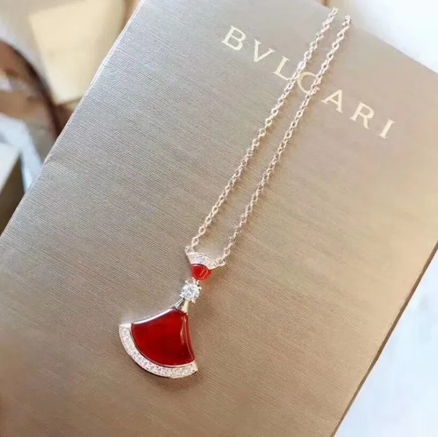 Bvlgari Divas’ Dream लाल पंखा लटकन हार 5