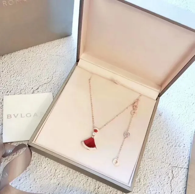 Bvlgari Divas’ Dream लाल पंखा लटकन हार 6