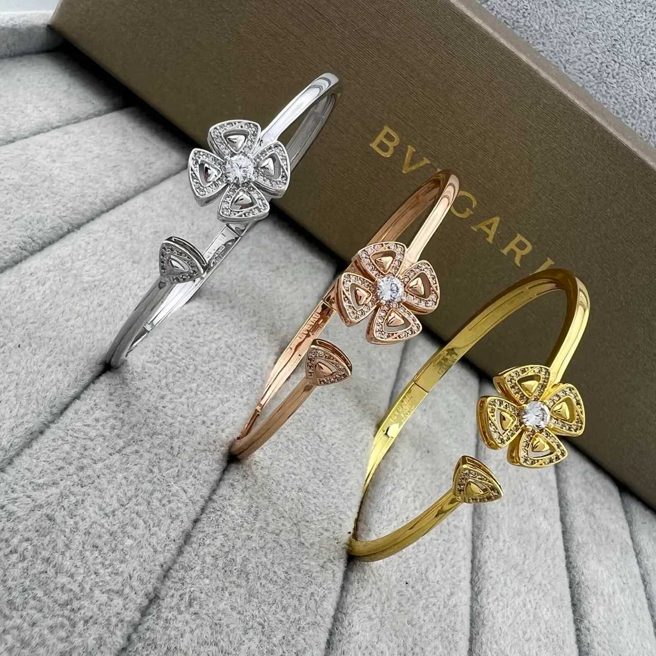 Bvlgari Fiorever Pulseiras Abertas Motivo Floral Pavé-Set Gemstone 6
