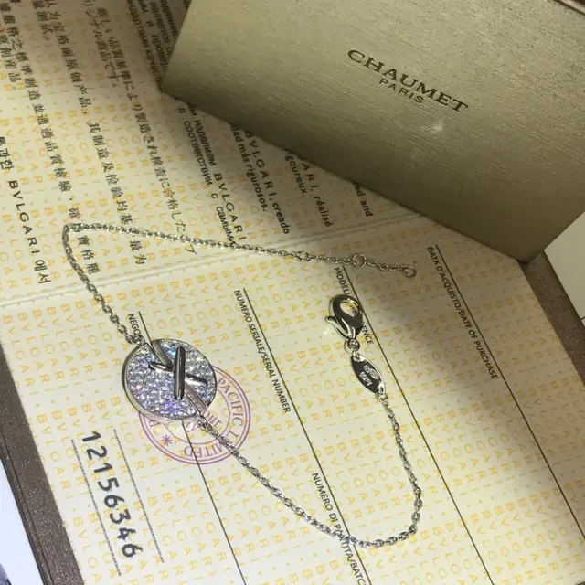 Bvlgari Collier Pendentif Disque de Cristal Pavé en Ton Doré 2