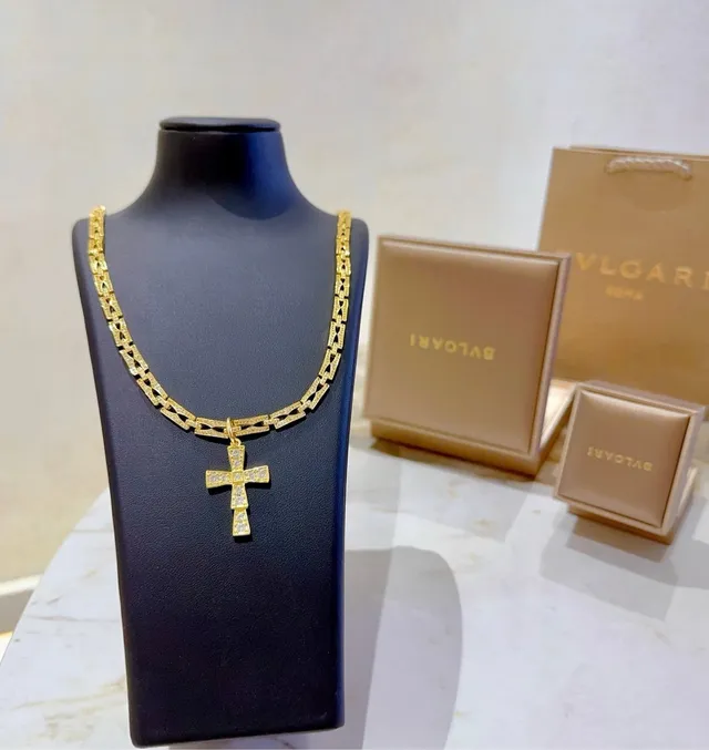 Bvlgari Gold-Tone Pavé-Set Cross Pendant Necklace 6