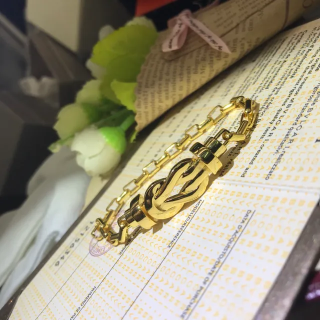 Bvlgari Icona Knot Pavé ক্রিস্টাল গোল্ড-টোন আঙটি 2