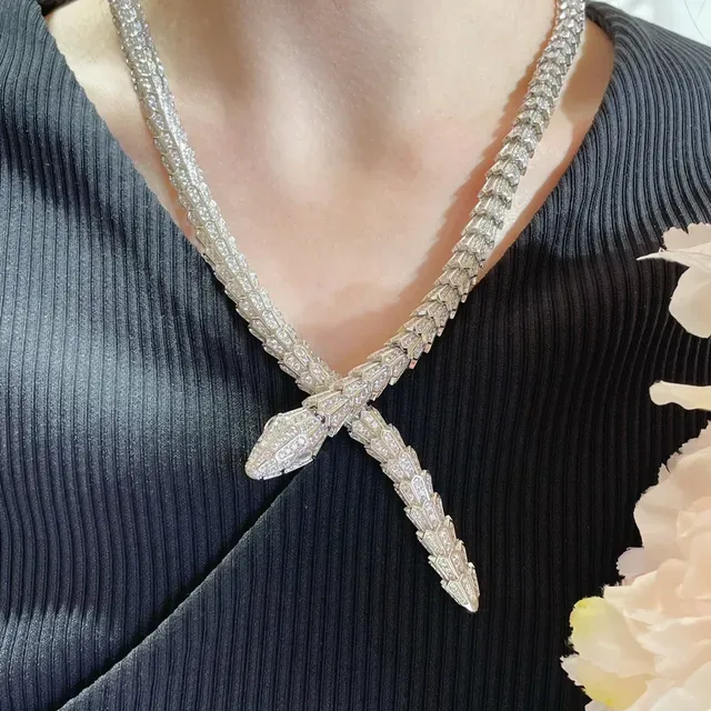 Bvlgari Serpenti 双头 Pavé 蛇形项链 7