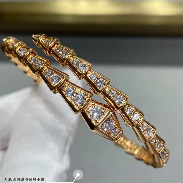 Bvlgari Serpenti সোনা রুপা সংযুক্ত সাপের মতো হীরা ছাঁটা আঁশলির মতো ব্রেসলেট 5