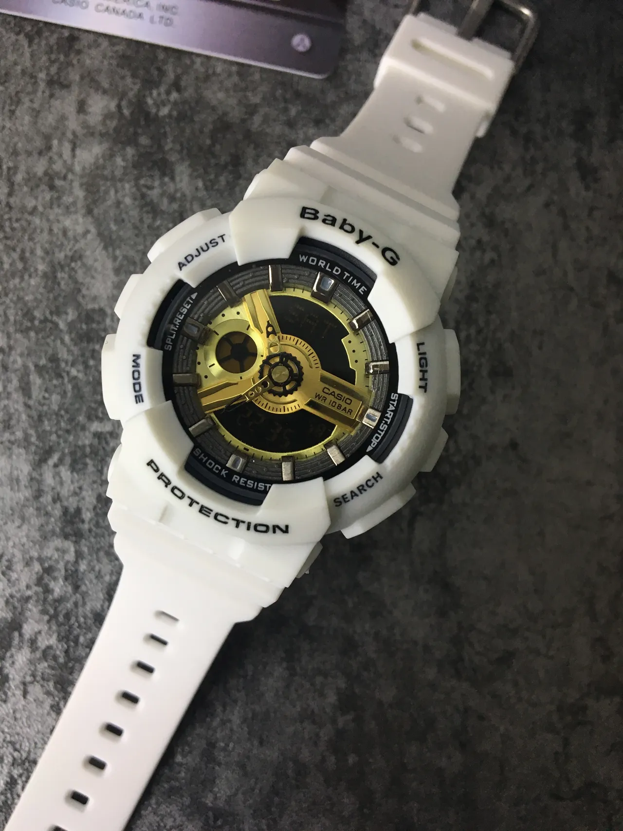 Casio Baby-G ساعة رياضية بيضاء وذهبية 5