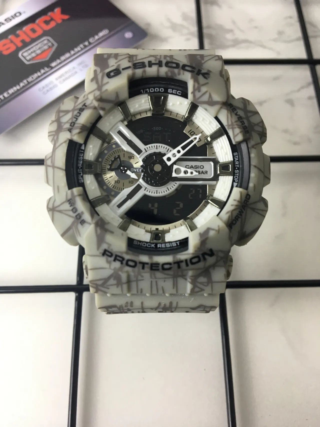 Casio बेज ग्रे ड्यूल एनालॉग-डिजिटल डिस्प्ले बोल्ड प्रोटेक्टिव बेजल घड़ी 3