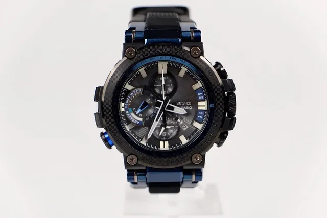 Casio কালো নীল কার্বন ফাইবার বেজেল টাইটেনিয়াম ব্রেসলেট ঘড়ি 2