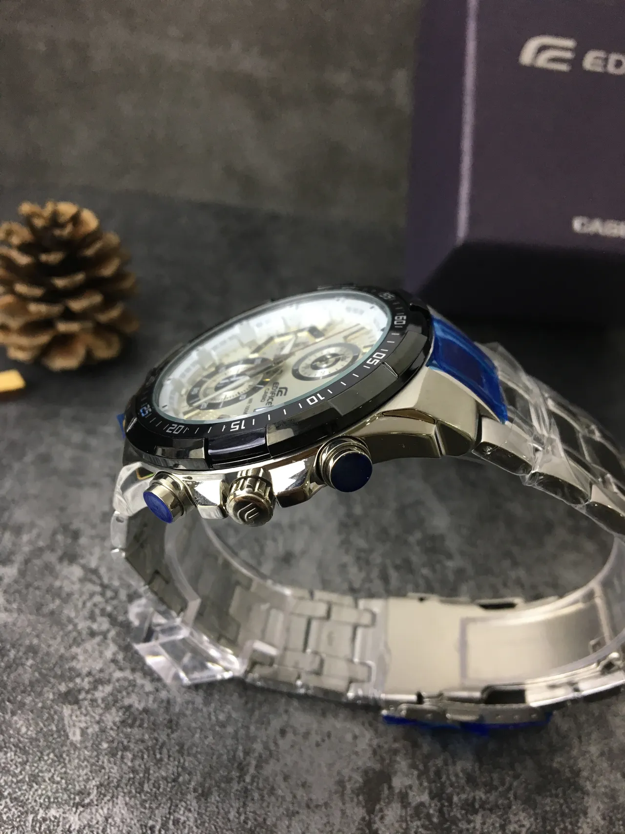 Casio Edifice ক্রোনোগ্রাফ কালো এবং সাদা কোয়ার্টজ ঘড়ি 3