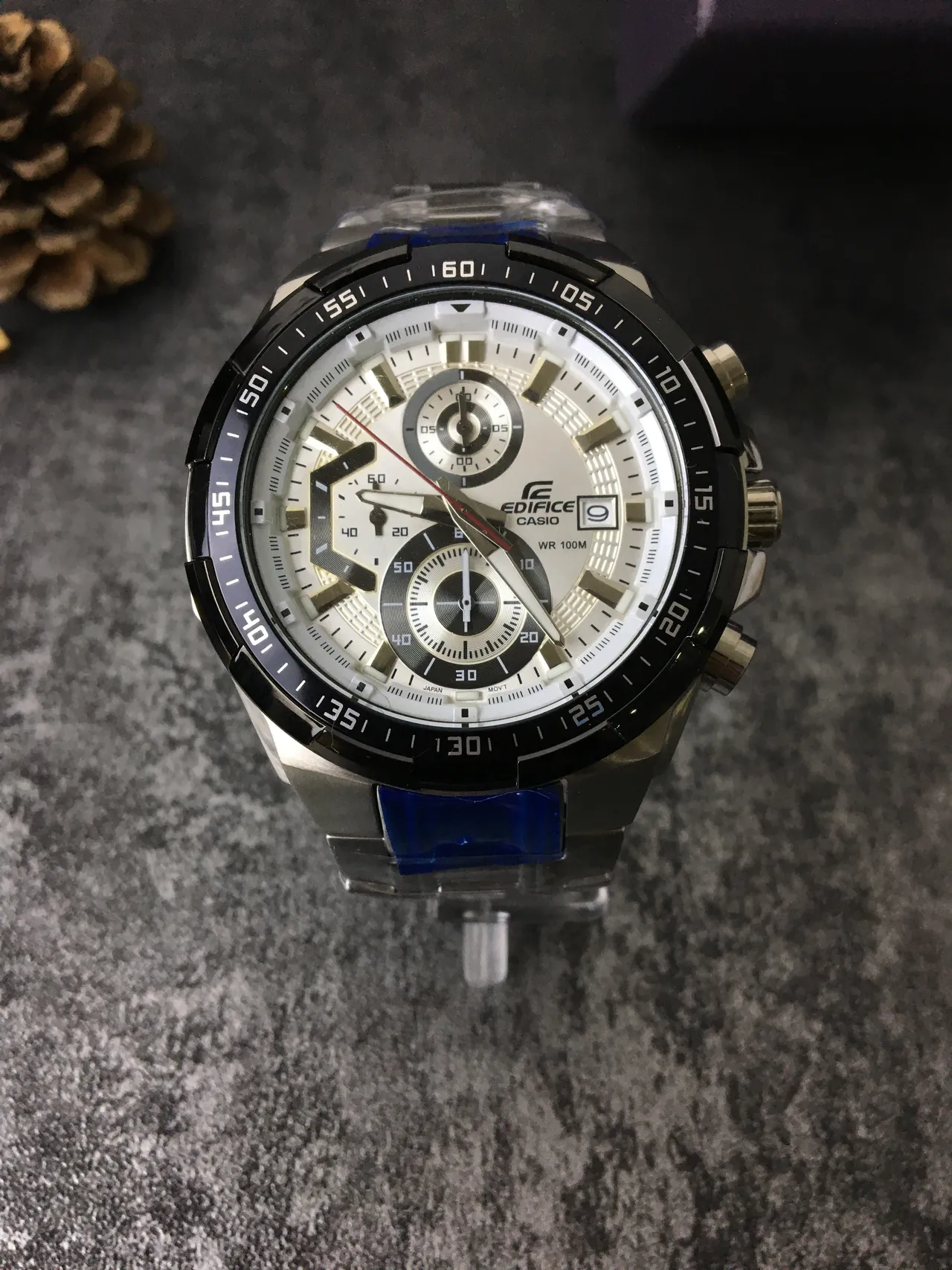 Casio Edifice ক্রোনোগ্রাফ কালো এবং সাদা কোয়ার্টজ ঘড়ি 4
