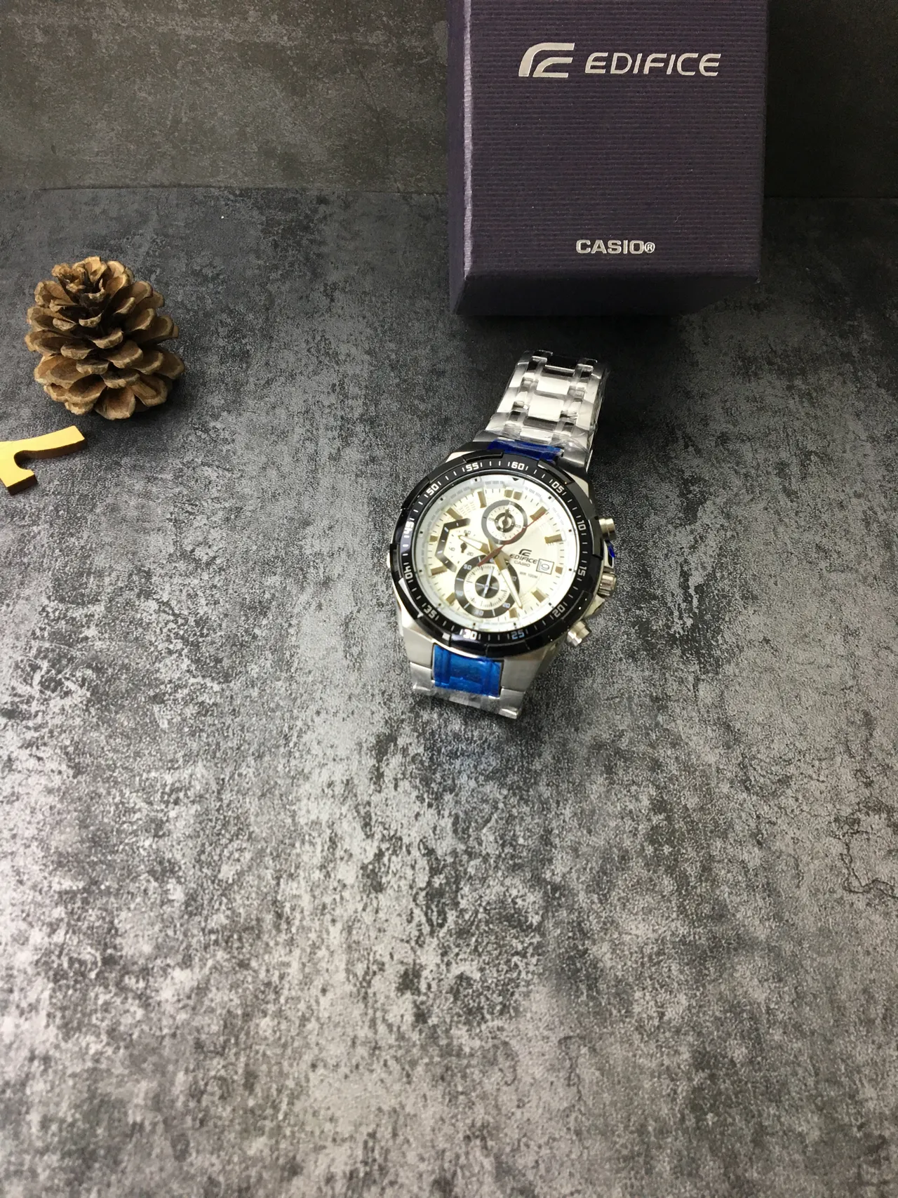 Casio Edifice ক্রোনোগ্রাফ কালো এবং সাদা কোয়ার্টজ ঘড়ি 6