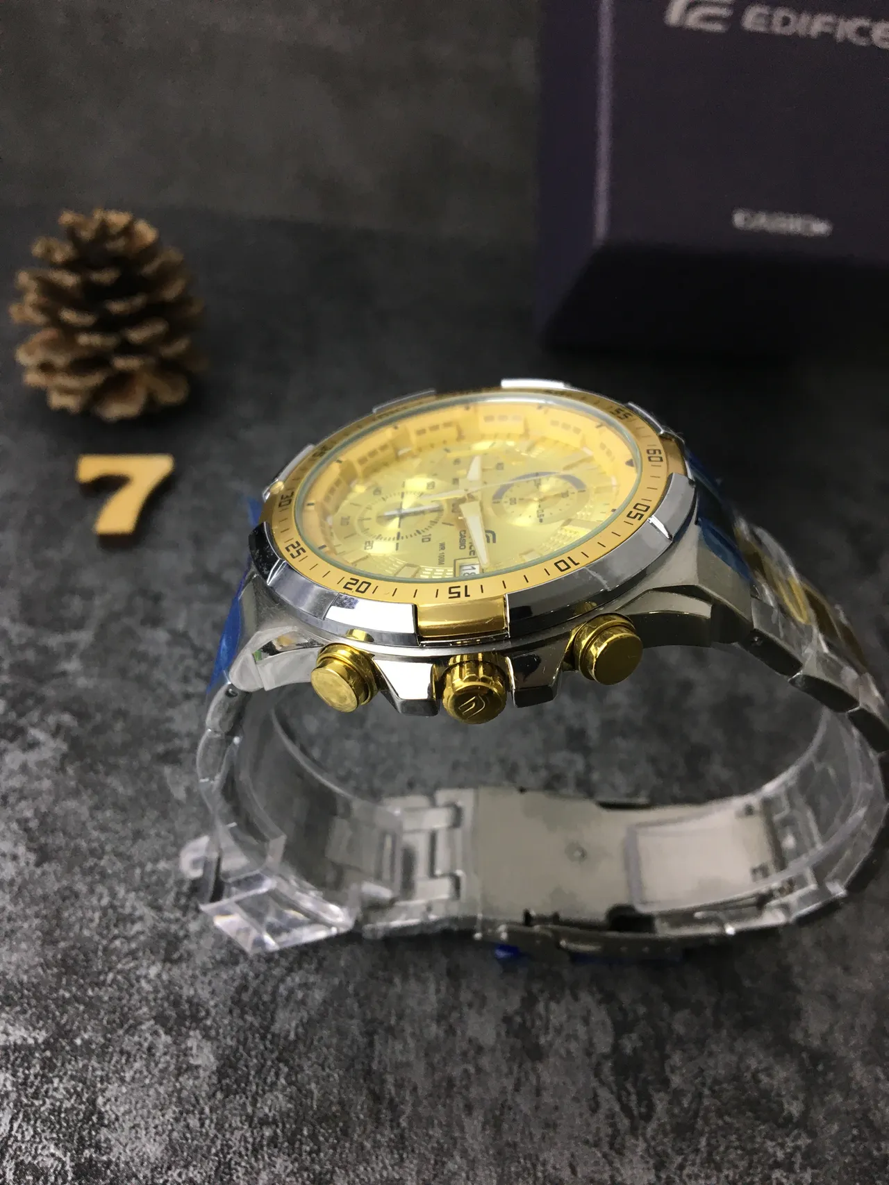 Casio Edifice क्रोनोग्राफ सोने और चांदी स्पोर्ट्स घड़ी 6