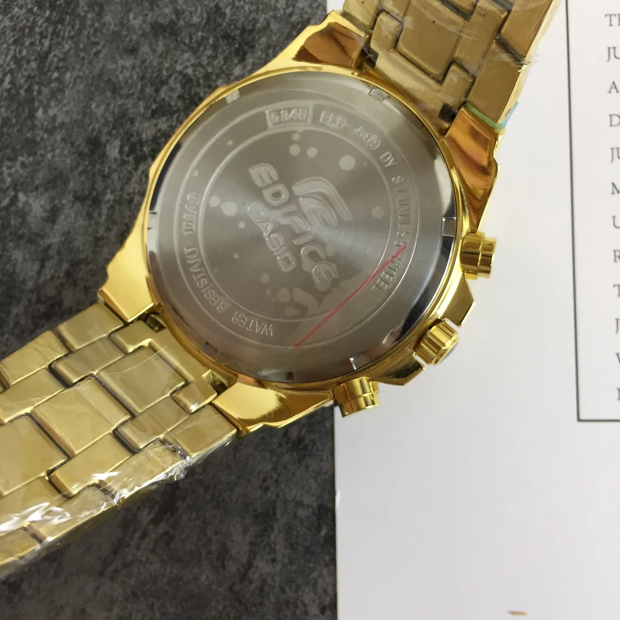 Casio Edifice 计时 金色调 黑色表盘 运动手表 3