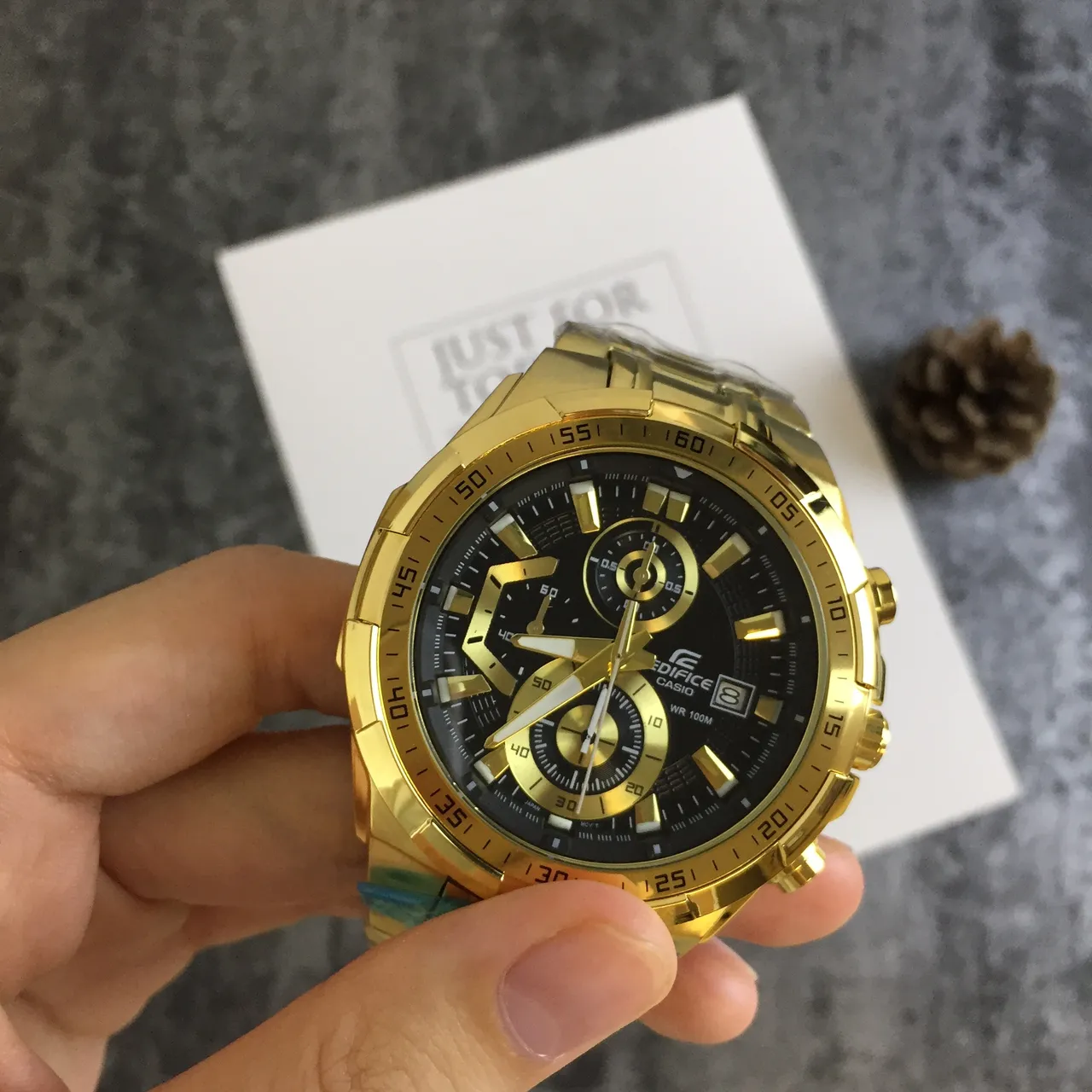 Casio Edifice 计时 金色调 黑色表盘 运动手表 5