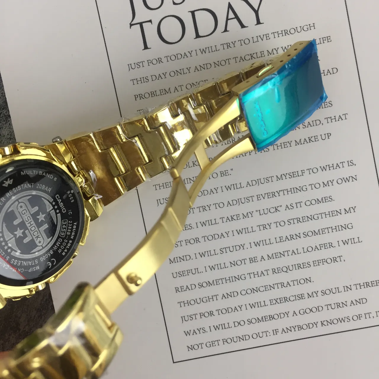 Casio G-Shock DW-5600 Gold-Tone ডিজিটাল স্পোর্টস ওয়াচ 3