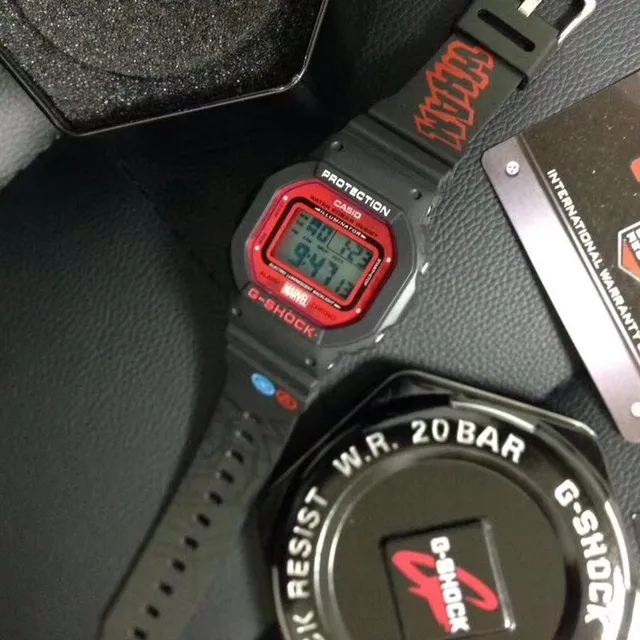 Casio G-Shock DW-5600 Marvel تعاون أسود وأحمر ساعة رياضية 9