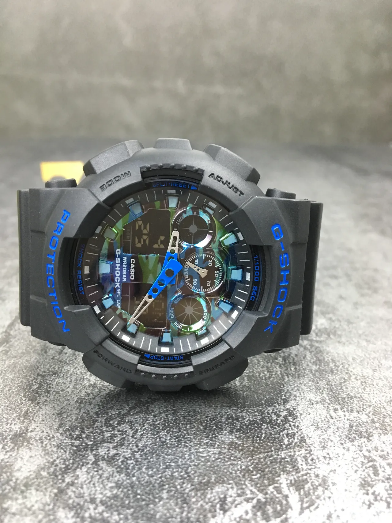 Casio G-Shock GA-100 Noir et Bleu Camo Montre Sport 10