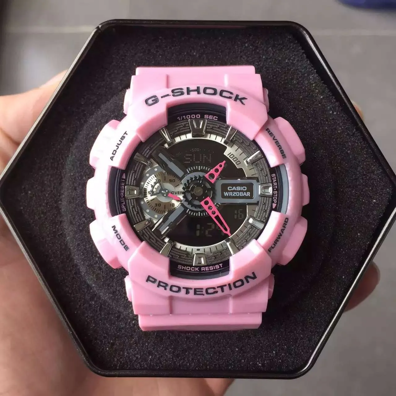 Casio G-Shock GA-100 ساعة رياضية راتنج وردي 14