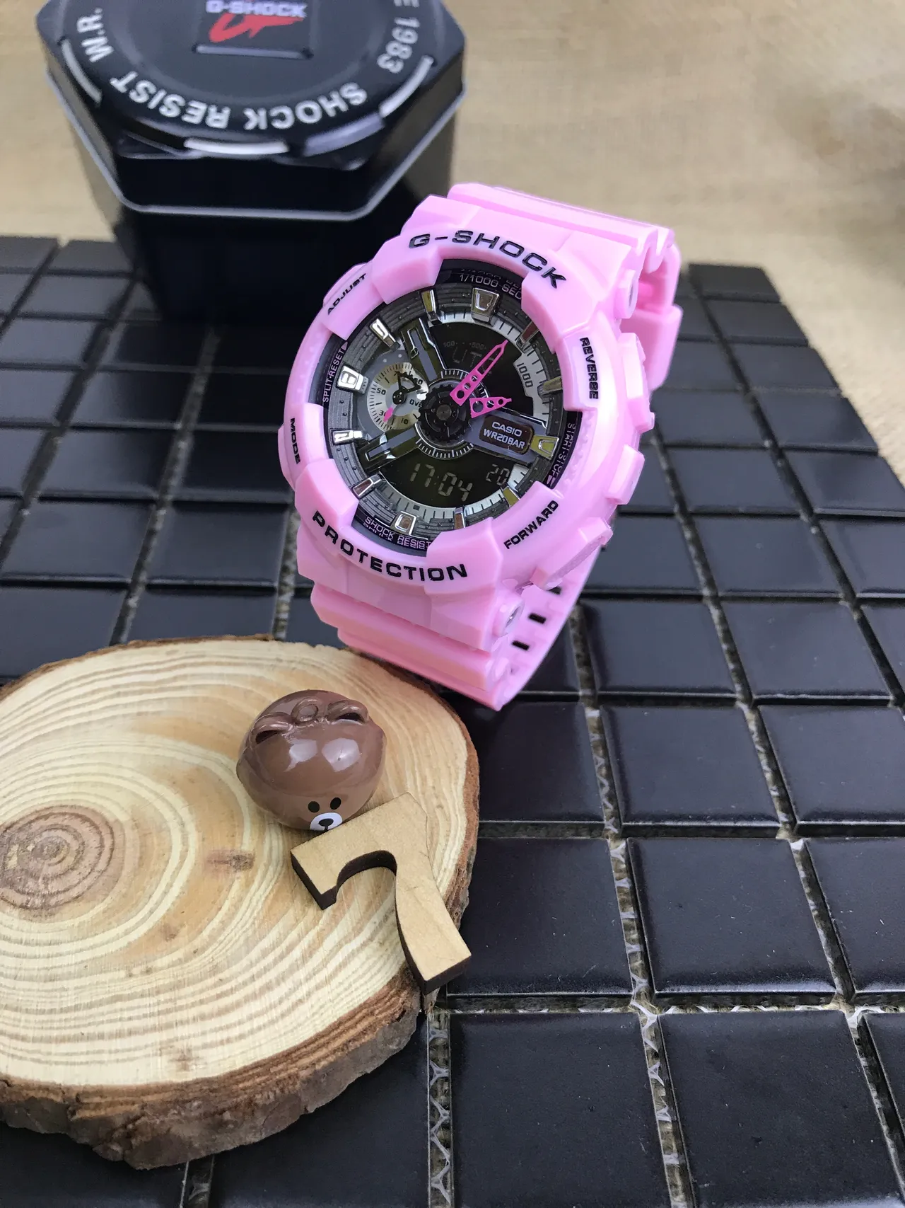 Casio G-Shock GA-100 ساعة رياضية راتنج وردي 17