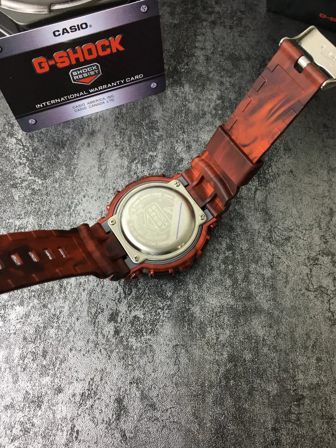 Casio G-Shock 半透明大理石纹红色运动手表 4