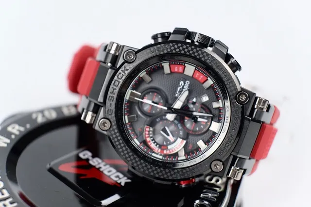 Casio MT-G 碳纤维表圈 红色表带 运动手表 3