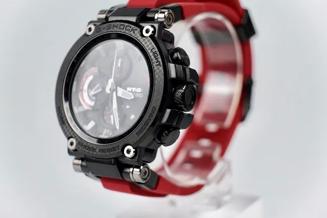 Casio MT-G 碳纤维表圈 红色表带 运动手表 6