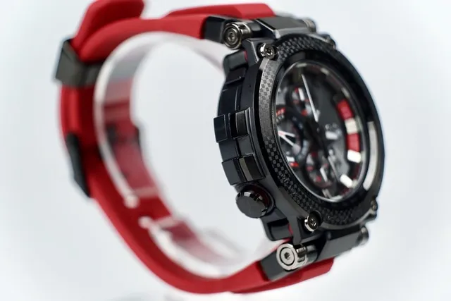 Casio MT-G 碳纤维表圈 红色表带 运动手表 8