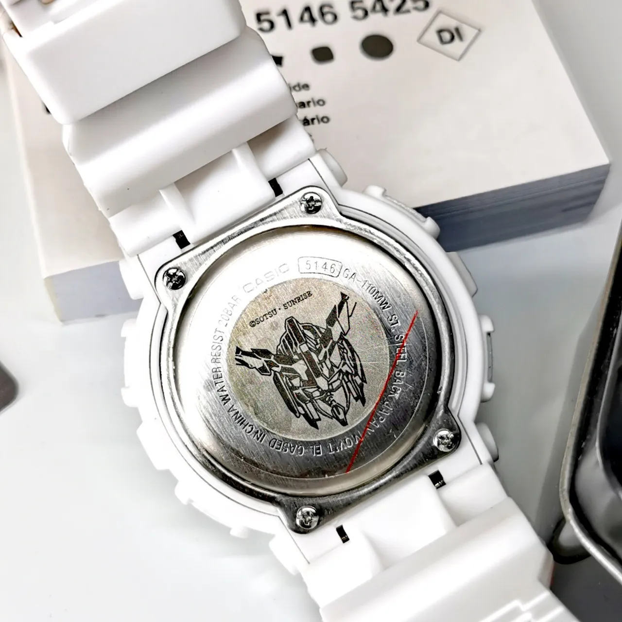 Casio أبيض أحمر هجين التناظري الرقمي غطاء من الراتنج ساعة 2