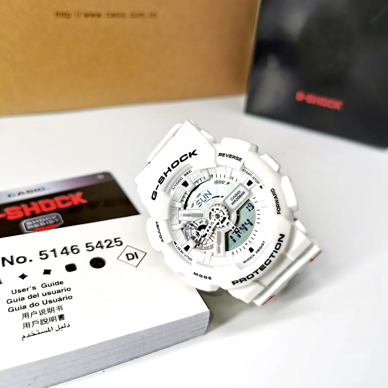 Casio أبيض أحمر هجين التناظري الرقمي غطاء من الراتنج ساعة 6