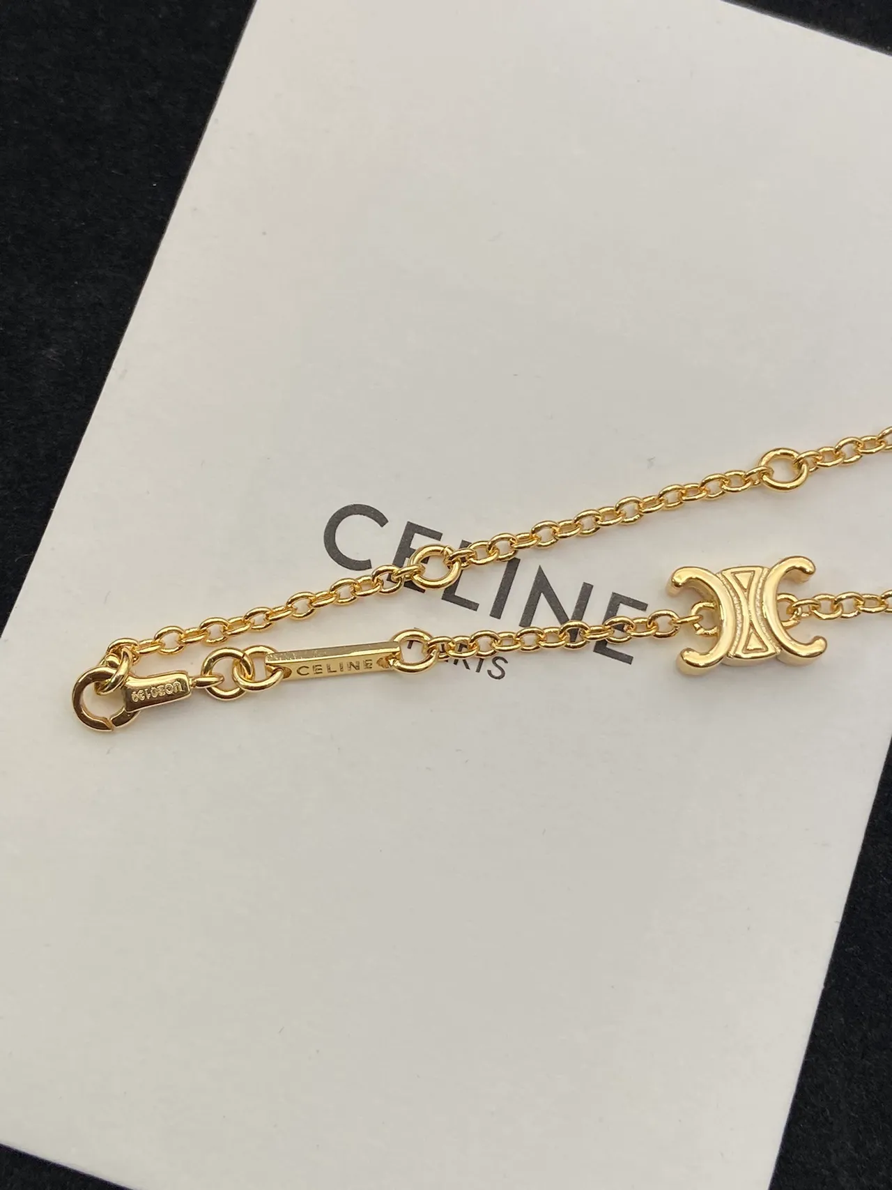 Celine Triomphe 金色标志链接手链 2