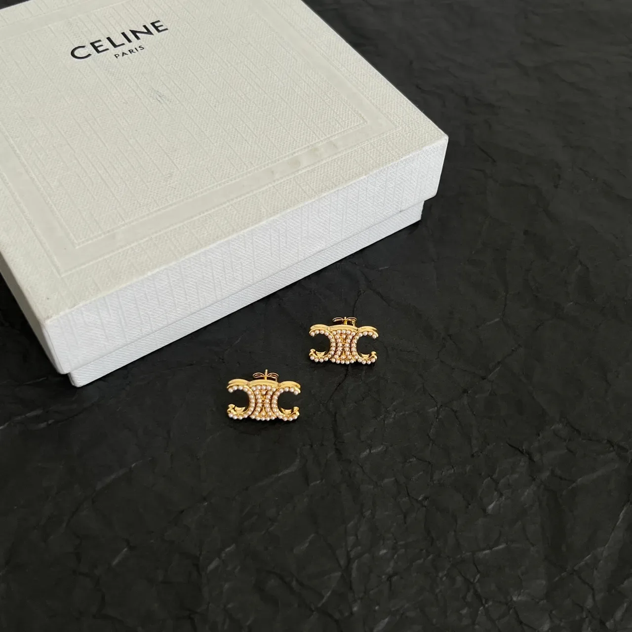 Boucles d'oreilles Celine Triomphe Perles Double C Stud 4