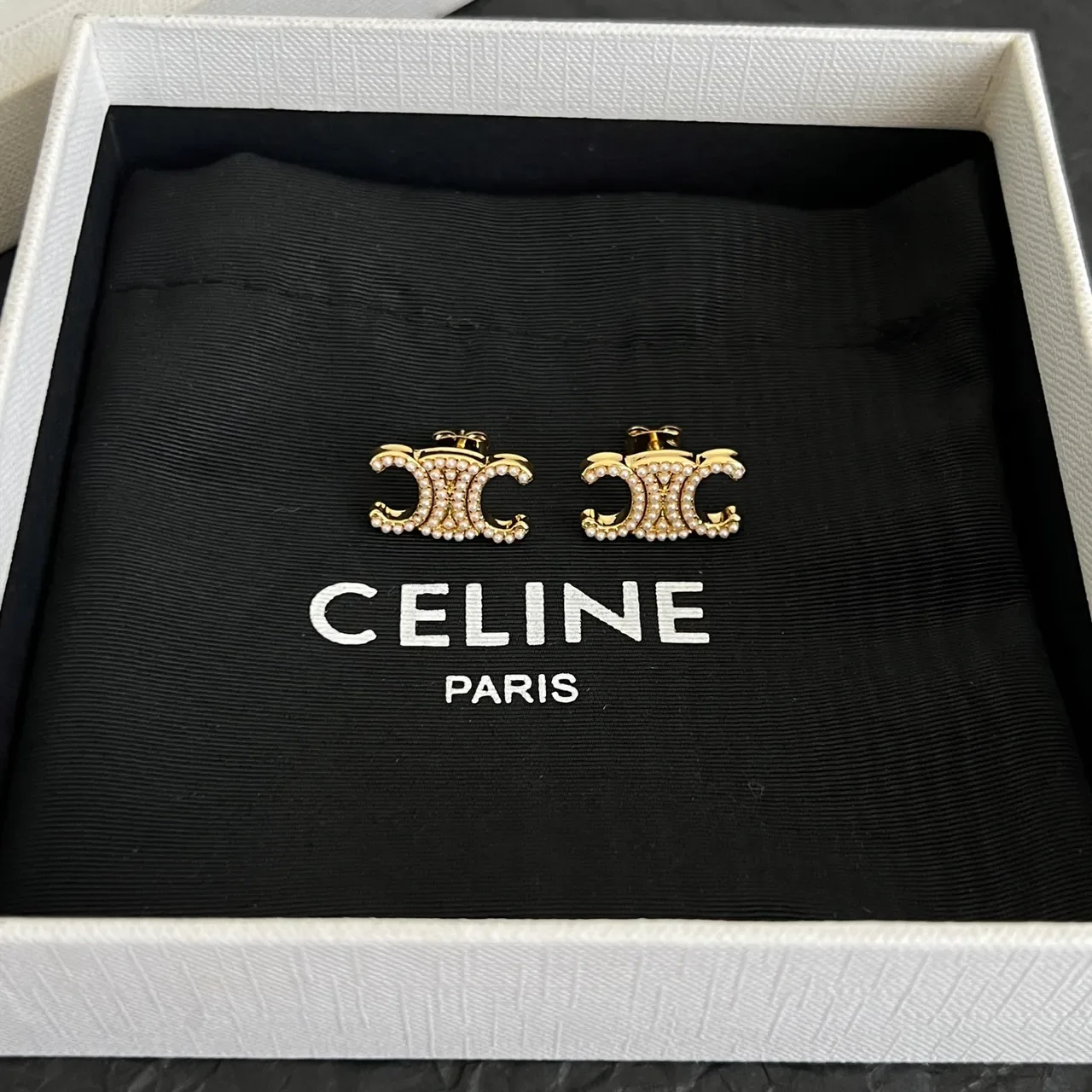 Boucles d'oreilles Celine Triomphe Perles Double C Stud 5