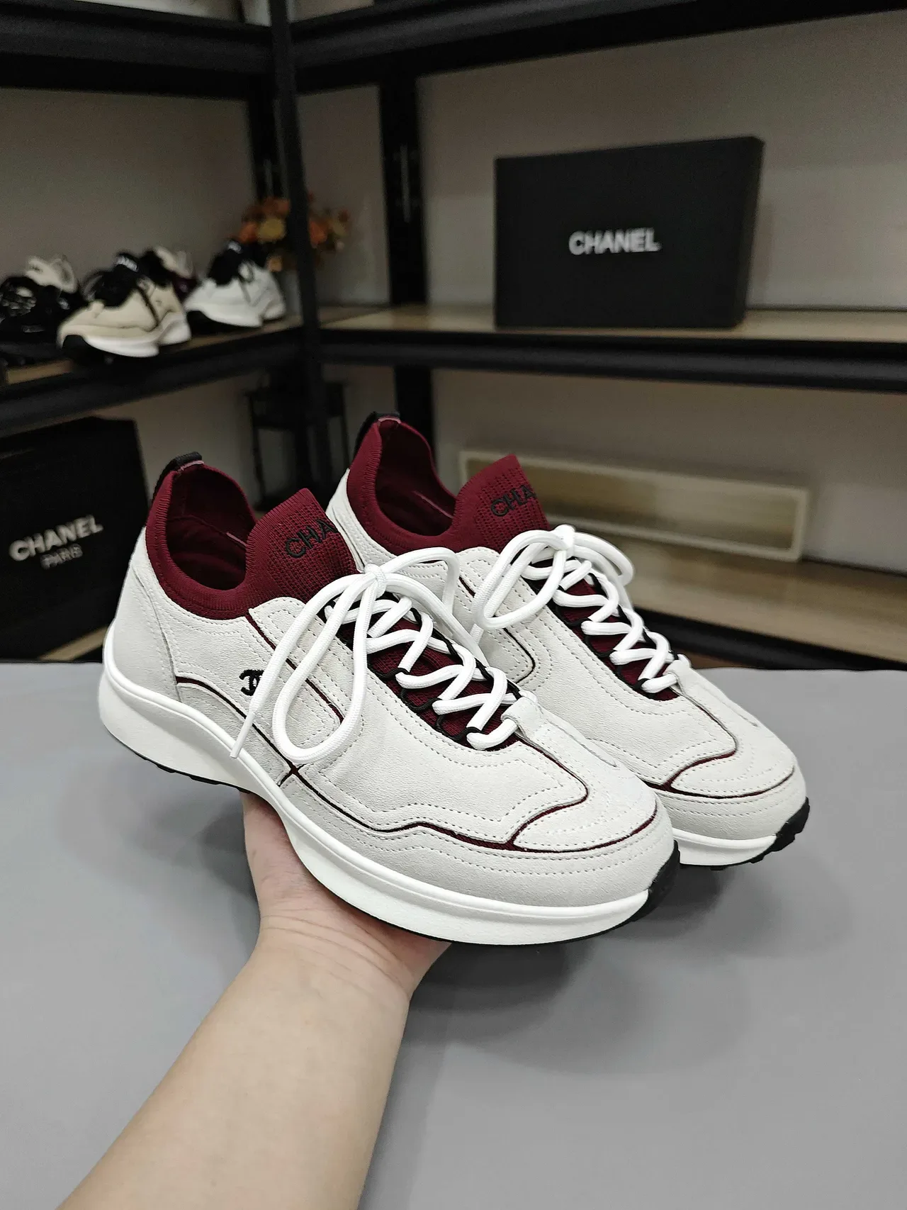 Chanel بيج بورجوندي أحذية رياضية منخفضة بكولار كروشيه أسلوب حياة 3