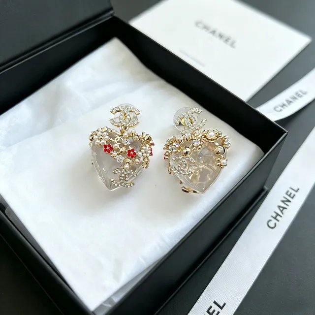 Chanel Bijoux Fantaisie Heart Crystal Pearl Earrings 5
