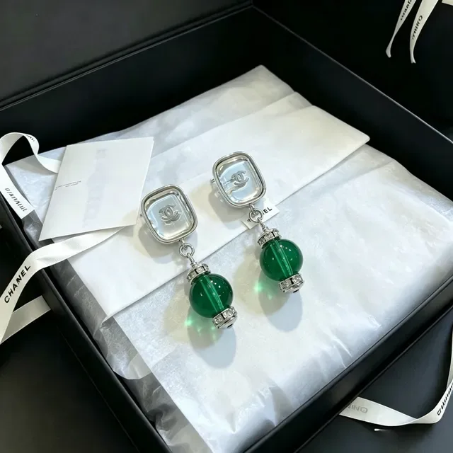 Chanel Bijoux Fantaisie Square Top Green Bead Dangle Earrings 4