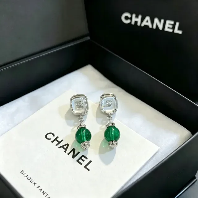 Chanel Bijoux Fantaisie Square Top Green Bead Dangle Earrings 8