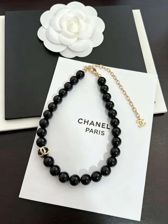 Chanel Black Gold Glossy Beaded CC Logo Accent Necklace 7