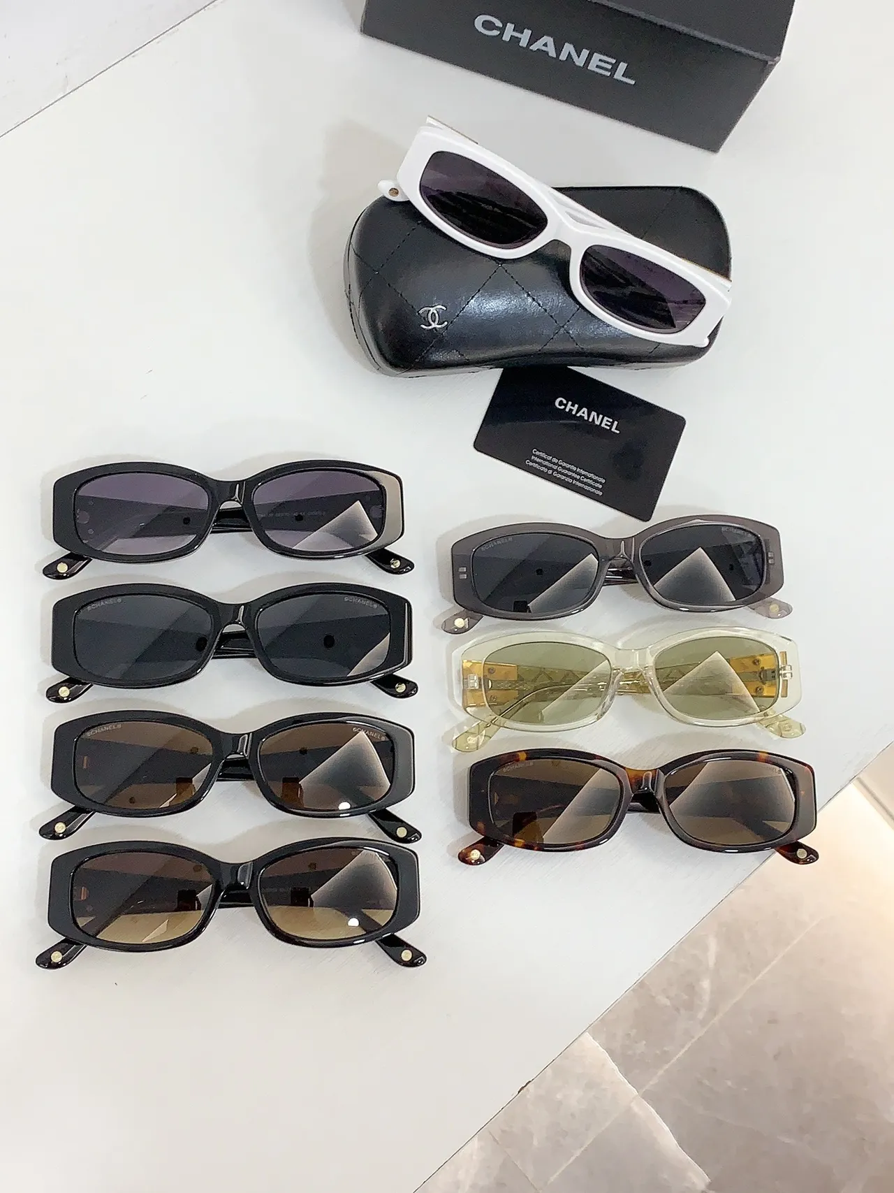 Chanel Marron Doré Rectangulaire Tortoiseshell Frame Quilted Temple Detail Lunettes de Soleil 2