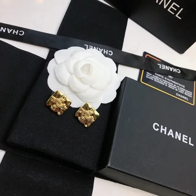 Chanel Camellia Boucles d'oreilles Stud Or Carré Matelassé Motif 3