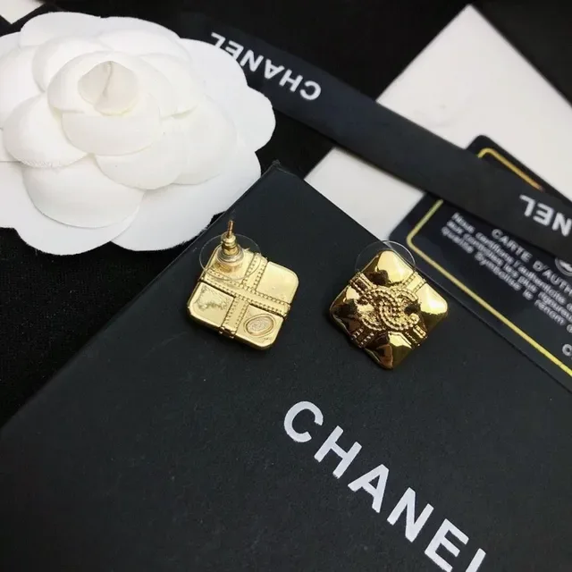 Chanel Camellia Boucles d'oreilles Stud Or Carré Matelassé Motif 5
