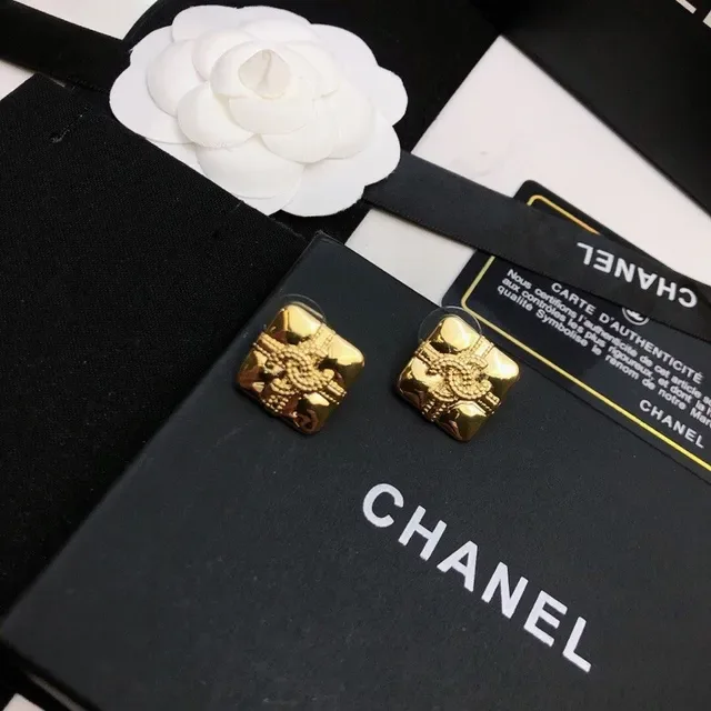 Chanel Camellia Boucles d'oreilles Stud Or Carré Matelassé Motif 6