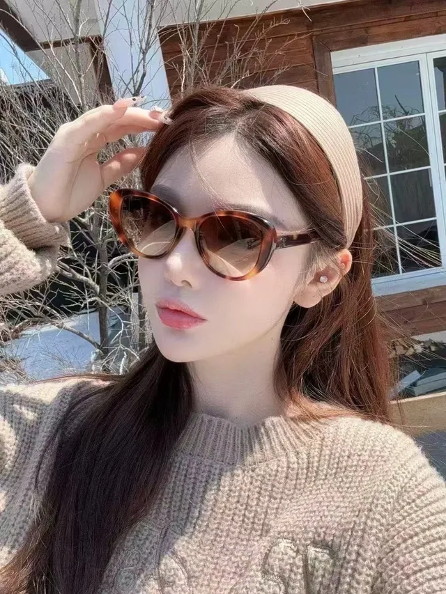 Chanel Cat-Eye Black White Structured Wool-Like Gradient Sunglasses Beret 3