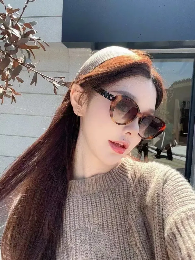 Chanel Cat-Eye Black White Structured Wool-Like Gradient Sunglasses Beret 4
