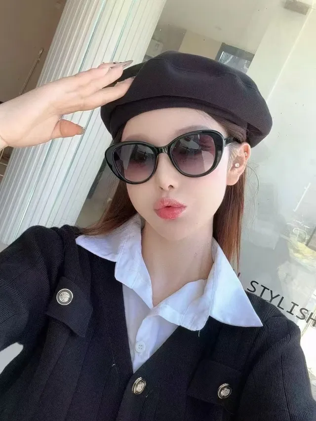 Chanel Cat-Eye Black White Structured Wool-Like Gradient Sunglasses Beret 7