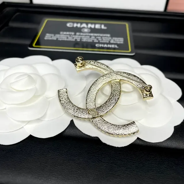 Chanel CC Brooch Crystal-Pavé Silver-Tone Brooches 4