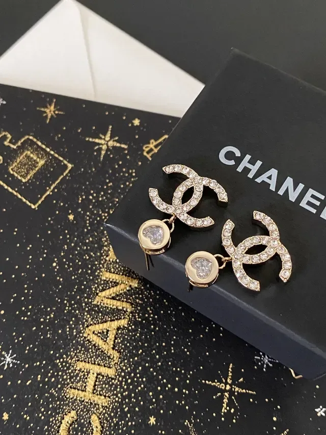 Boucles d'oreilles Chanel CC Cœur Cristal Ton Doré Pendantes 3