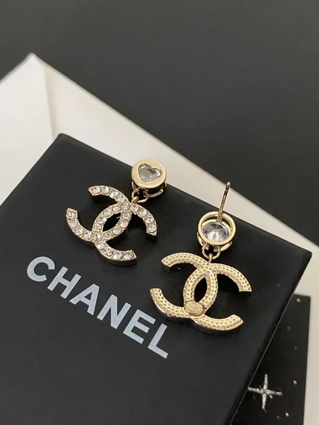 Boucles d'oreilles Chanel CC Cœur Cristal Ton Doré Pendantes 4