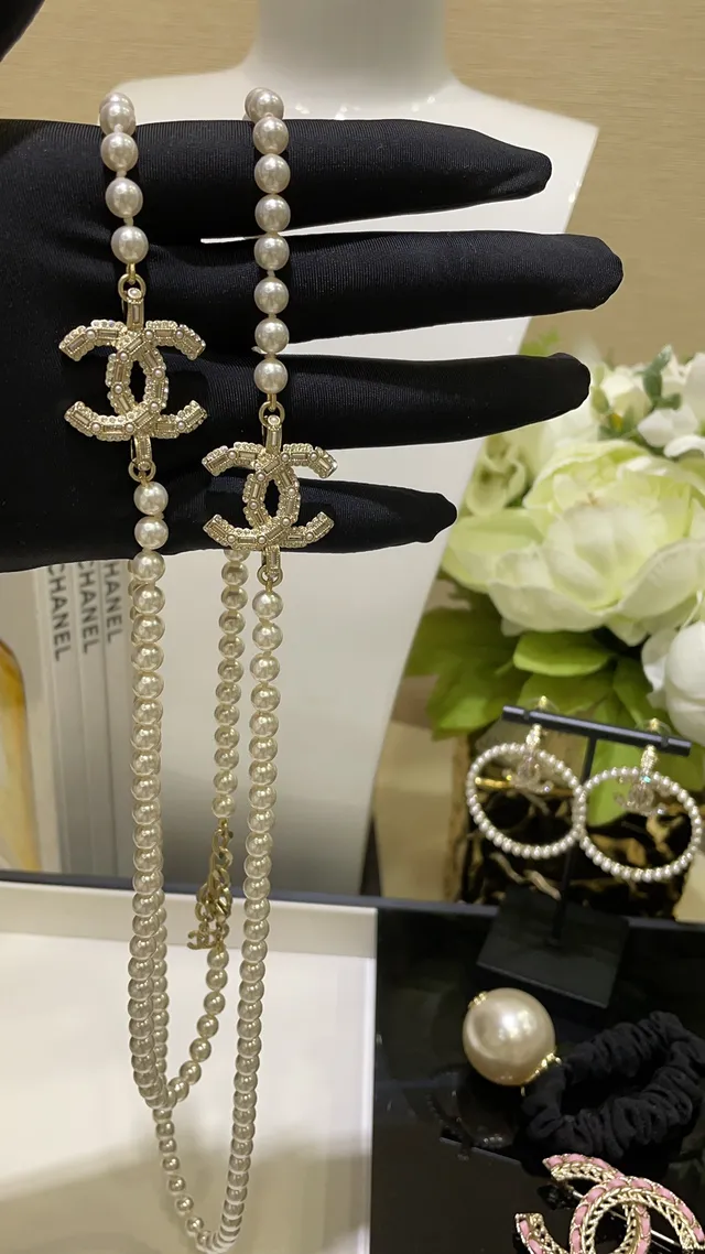 Chanel CC Collier de perles Or blanc double brin orné de cristaux logo collier 8
