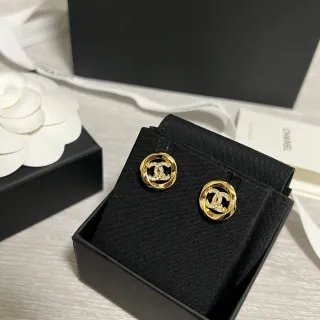 Chanel CC Stud Brincos Ouro Preto Circulares de Metal