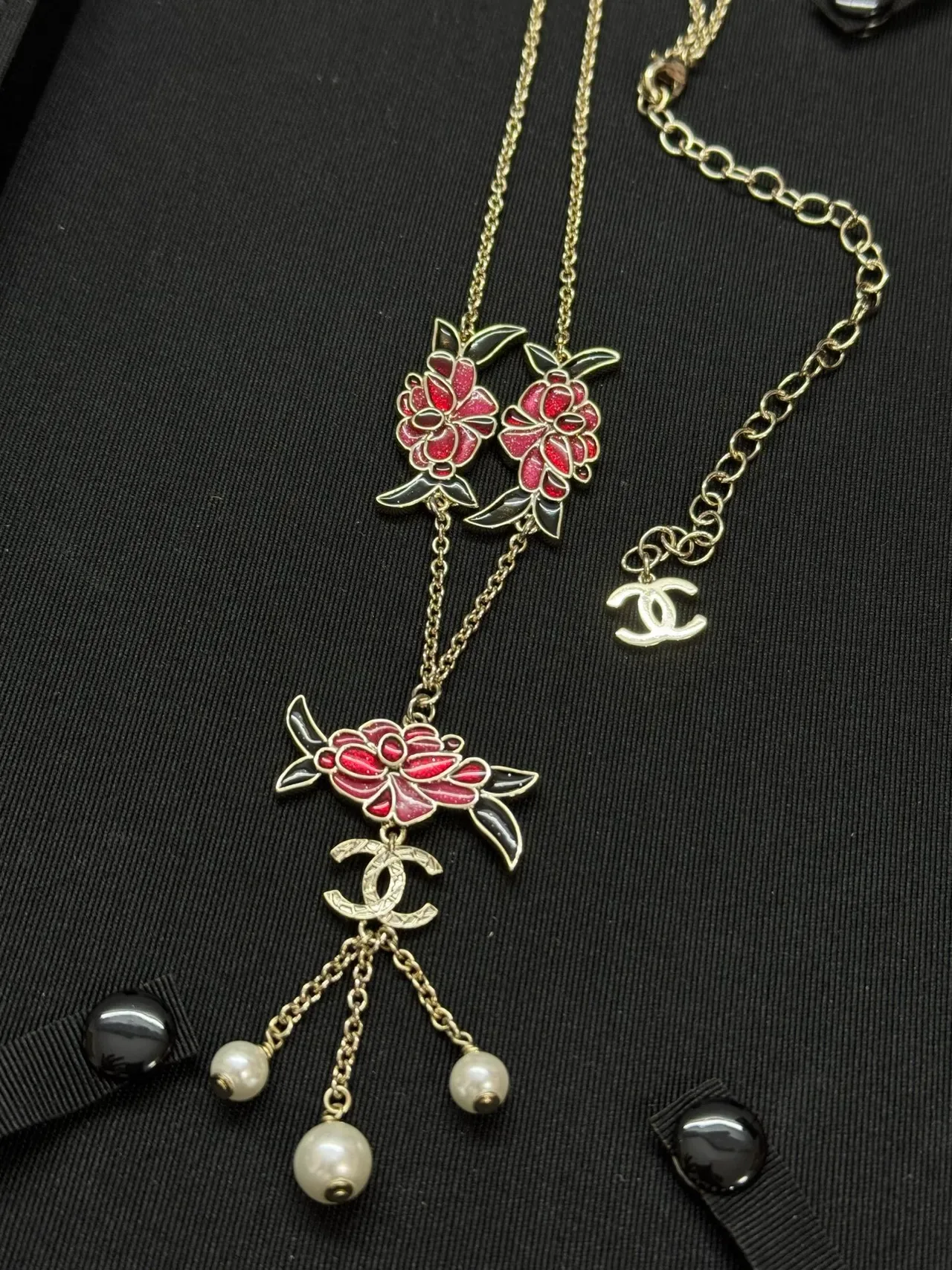 Collier Chanel Floral Émaillé et Perles 2